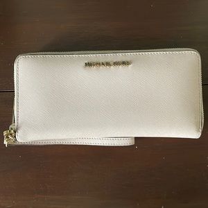Michael Kors wallet wristlet